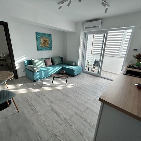 קריובה 1 Mai - Luxury Park Apartments - Self Check-In - Private Parking - 2 מראה חיצוני תמונה