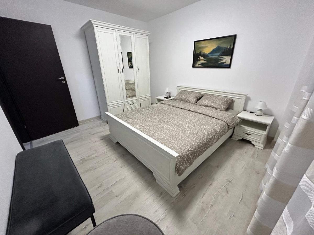 קריובה 1 Mai - Luxury Park Apartments - Self Check-In - Private Parking - 2 מראה חיצוני תמונה