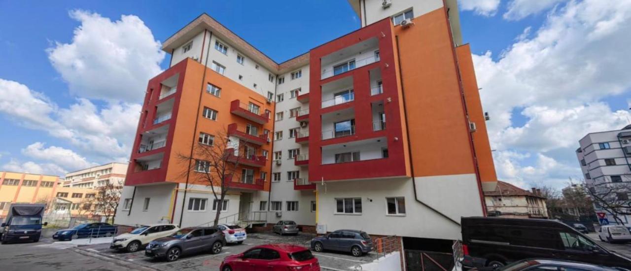 קריובה 1 Mai - Luxury Park Apartments - Self Check-In - Private Parking - 2 מראה חיצוני תמונה